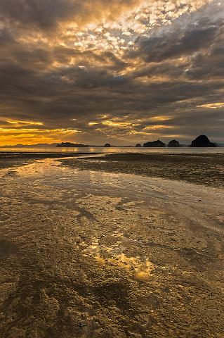 88 Krabi, Tubkaak Beach.jpg